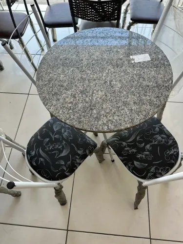mesa pedra de mármore 4 cadeiras 