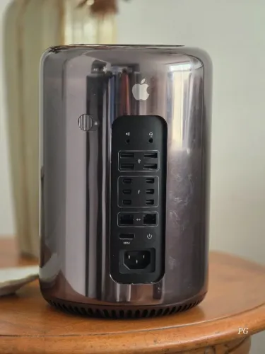 Mac Pro 2013 - Lata de Lixo - 16GB e 500GB de SSD - Aceito Troca