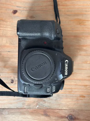 Canon DSLR Full Frame 5D Mark II usada