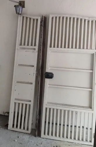 Portão de ferro em 2 partes 