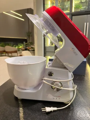 Batedeira Planetária Oster Perform 600W