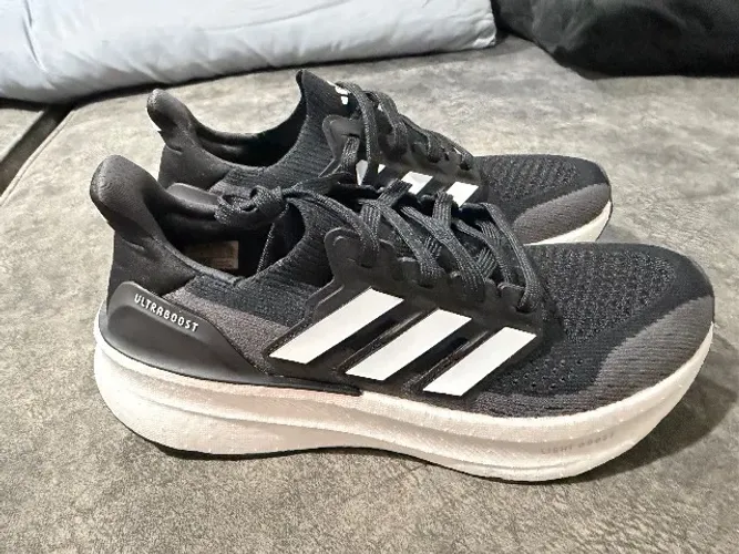 Tênis Adidas Ultraboost 5 - tamanho 36