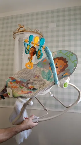 CADEIRA BALANÇO BEBÊ - VIBRA E TOCA