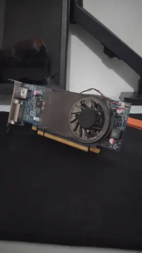Placa de video R7 240