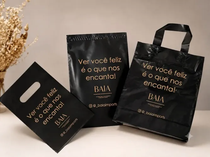 Sacolas de plásticos,papel e saco invioláveis personalizadas