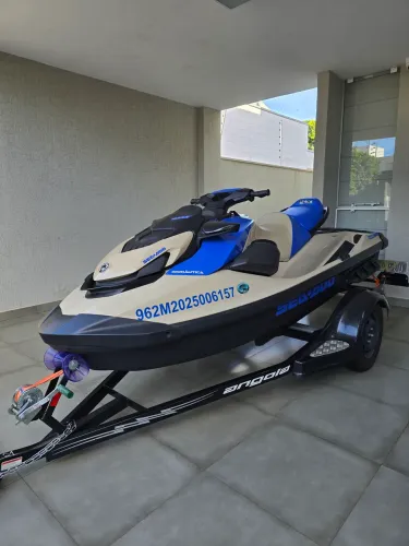 Jet-ski seadoo wake 170