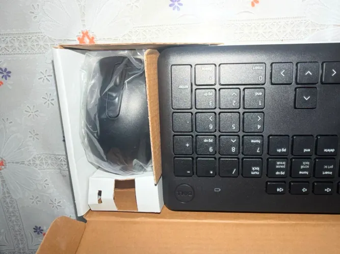 Teclado e mouse Dell - KM3322W
