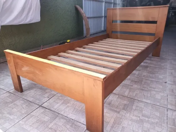 Cama solteiro madeira
