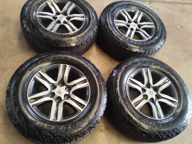 Rodas Hilux/SW4 Pneus 265/65/17 Dunlop