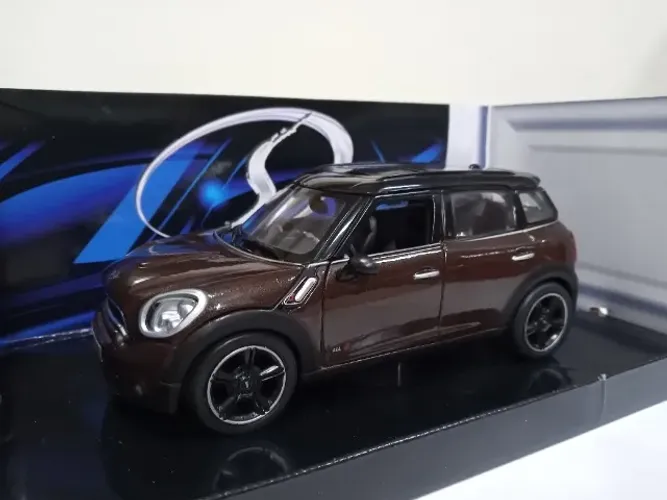 Miniatura Mini Cooper Countryman 1/24 Maisto #le303