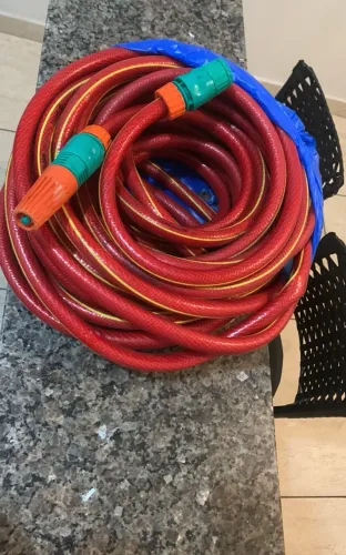 Vende-se uma Mangueira ,30 metros sem usar ,&100