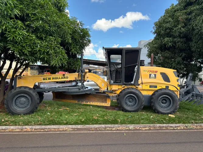 MOTONIVELADORA NEW HOLLAND