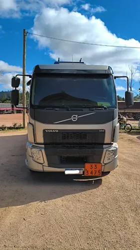 VM 330 8x2 tanque combustível 