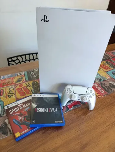 Playstation 5 semi-novo mídia física com Spider-man 2 e Resident Evil 4 remake