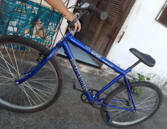 Bicicleta Aro 26 e Quadro 17 do Modelo SAMY na Cor Azul.