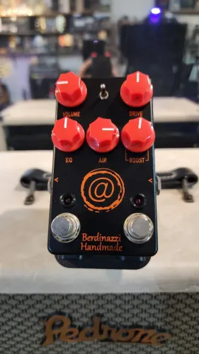 Pedal AT+ (Andy Timmons Angry Charlie) handmade da Berdinazzi EFX nacional! 100%