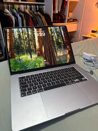 Mcbook air 15 Azul celeste 