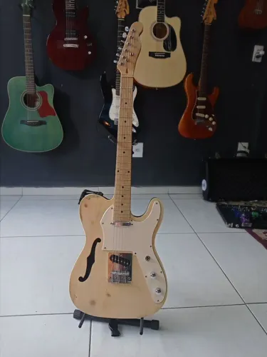 Guitarra Telecaster semi acústica