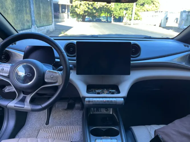 BYD Dolphin EV (Elétrico) 2025