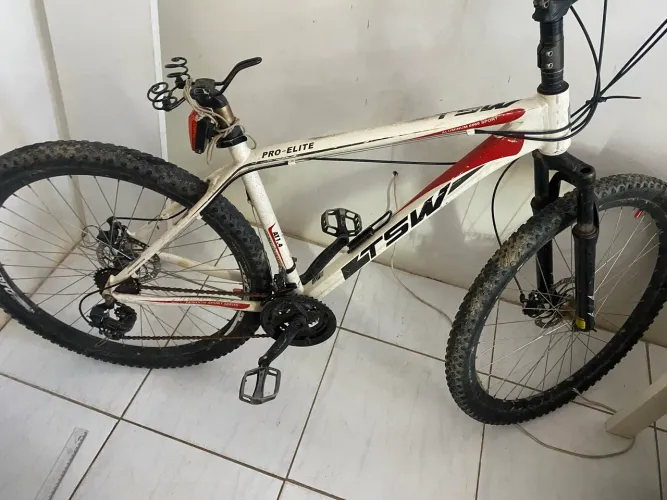 Bicicleta pró Elite 