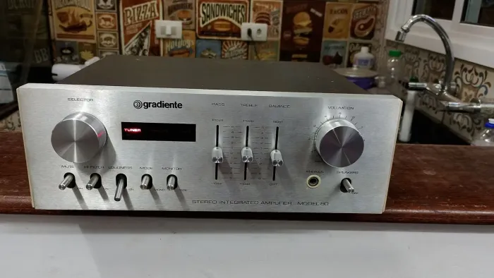 Amplificador gradiente model 80 