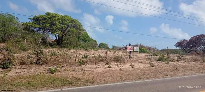 Terreno próximo à praia da Caponga e Balbino