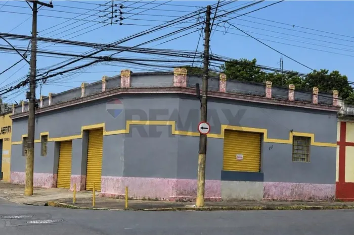 Barracão Comercial à Venda no Centro da Cidade