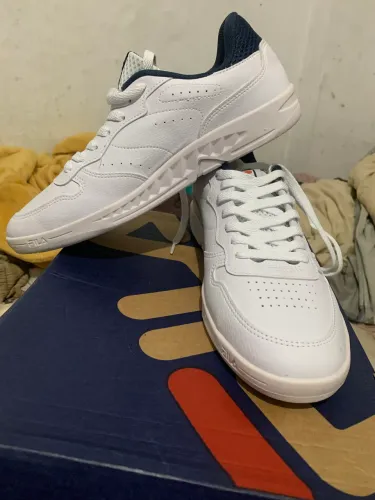 Tenis