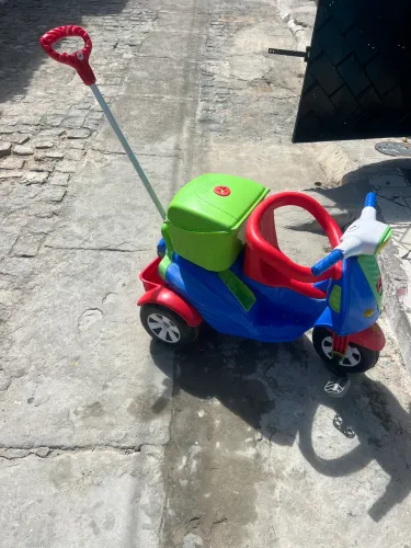 Triciclo infantil