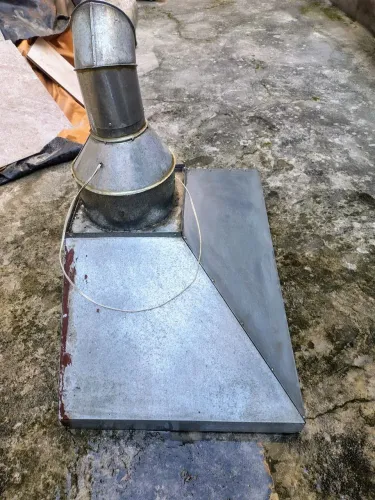Vende se um exaustor motor 220w