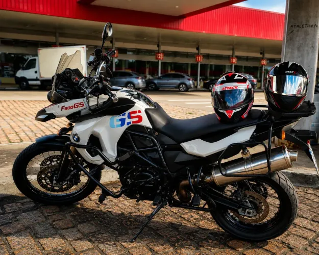 Moto de garagem 