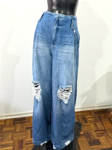 Calça pantalona 46 nunca usada pequiá
