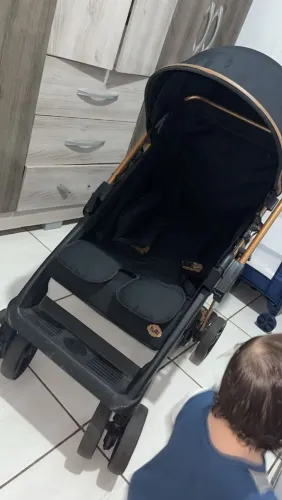 Carrinho De Bebê 0 A 15kg Bolt Preto E Dourado Tutti Baby