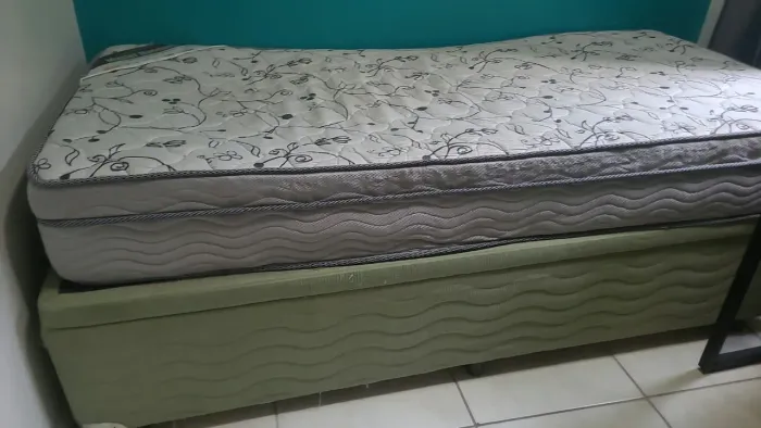 Cama Box/ Colchão Ortobom.