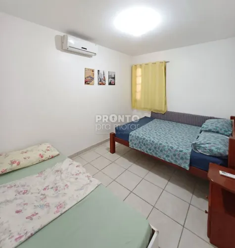 Casa de Condomínio com 4 quartos em Carneiros