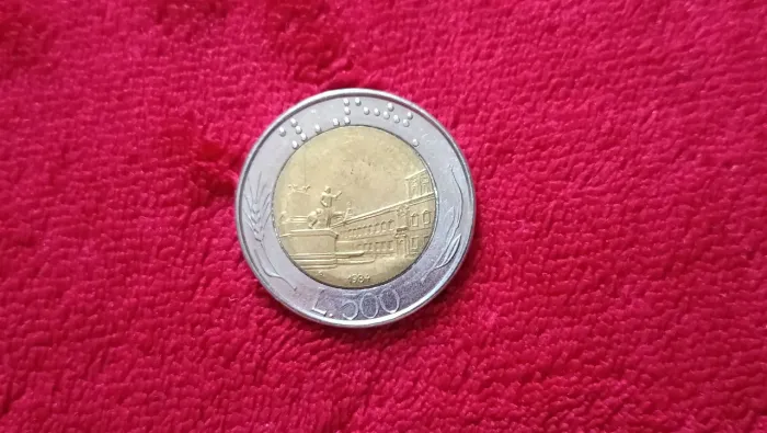 Moeda antiga Italiana de 500 liras de 1984