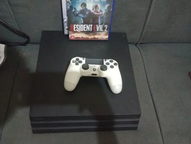 Tô vendendo meu( PS4) (PRO) PREÇO DE R$ 1.000,00
