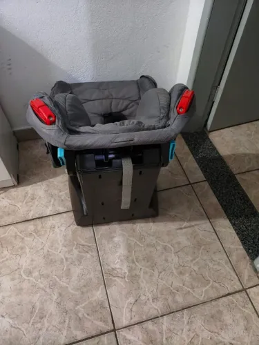 Vendo bebê conforto de 0/25kl