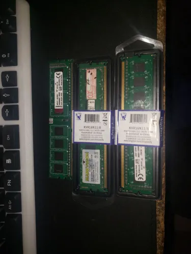 Memoria ram ddr3 1 de 8gb de 1600mhz e 2 4gb 1600mhz