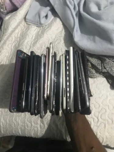 Vendo celulares para retirada de peças 