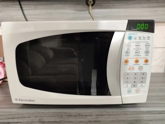 Microondas Electrolux,18 lts, entrego e dou garantia