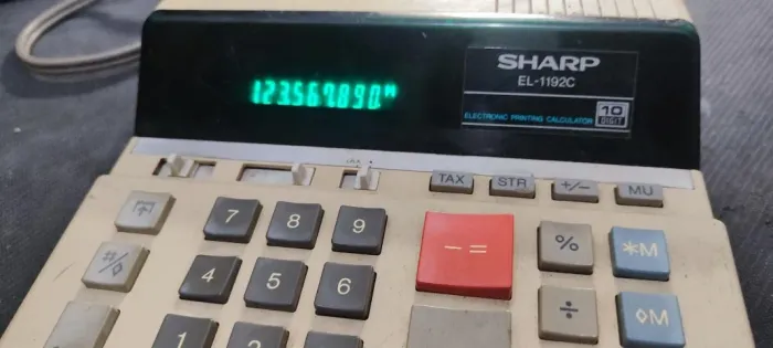 calculadora de mesa antiga, modelo SHARP EL-1192C