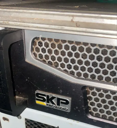 Amplificador Behringer 1.200 Watts 