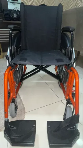 CADEIRA DE RODAS NOVA