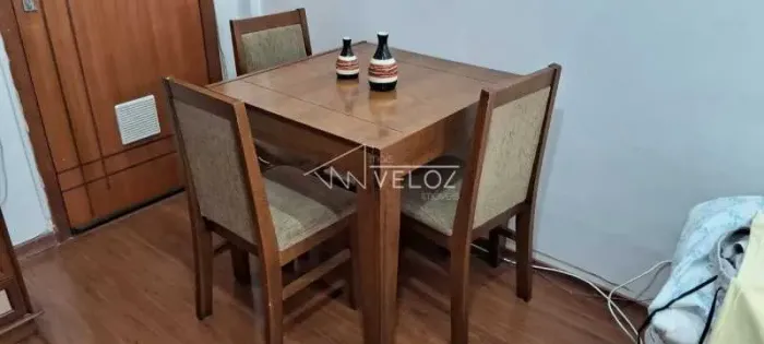 Kitnet/Conjugado : / Residencial / Centro