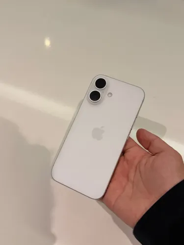 iPhone 16