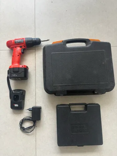 Vendo Furadeira Bosch + Parafusadeira Black & Decker