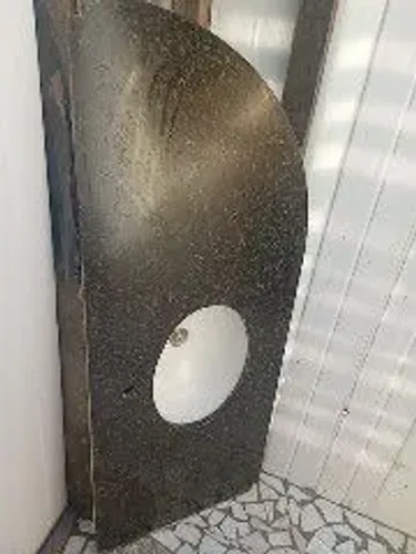 Pia de granito semi nova cubra deca pra hoje 550 