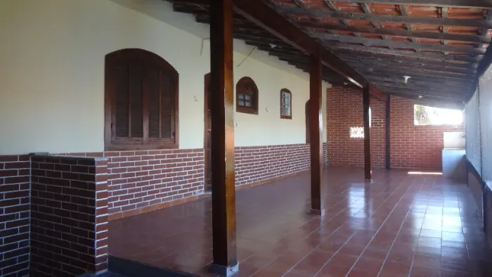 Ótimo Sobrado com dois quartos em Itaipuaçu