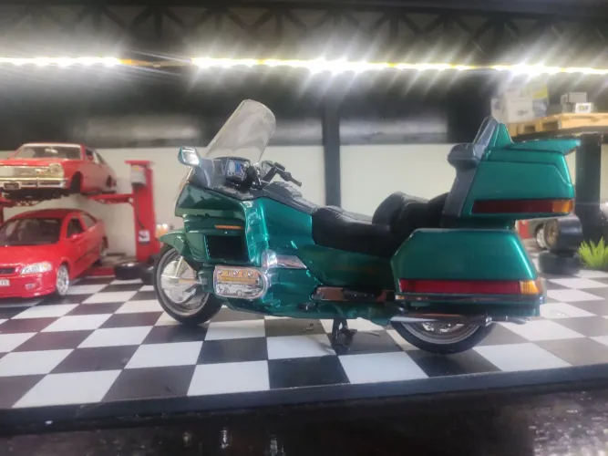 Miniatura da Gold Wing escala 1/12 da marca New Ray